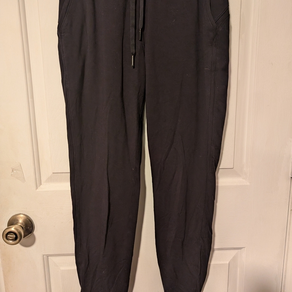 Women's Lululemon Joggers Pants Size 4 - Picture 2 of 8